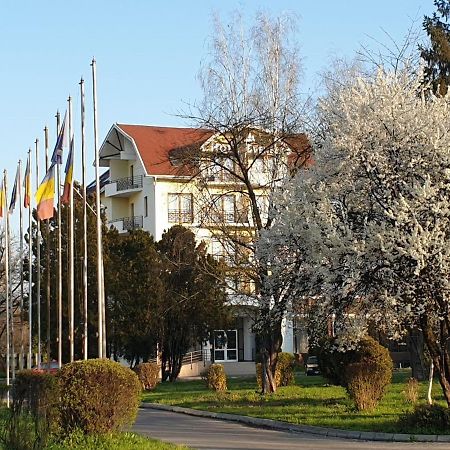 Hotel Everest Targu Mures Exterior photo